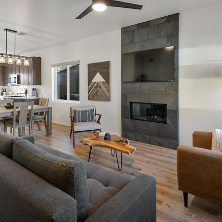 Flg Retreat - Modern Home With Mountain Views Flagstaff Luaran gambar