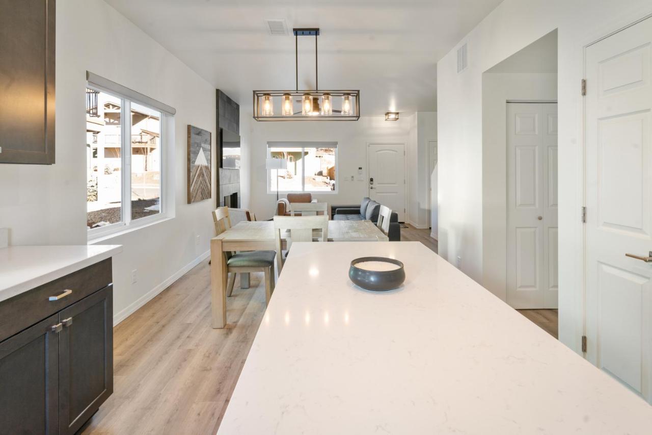 Flg Retreat - Modern Home With Mountain Views Flagstaff Luaran gambar